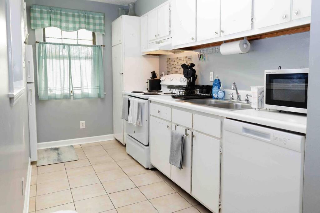 Cozy 3-Bed Athens Getaway, Right Near Uga! Apartman Kültér fotó
