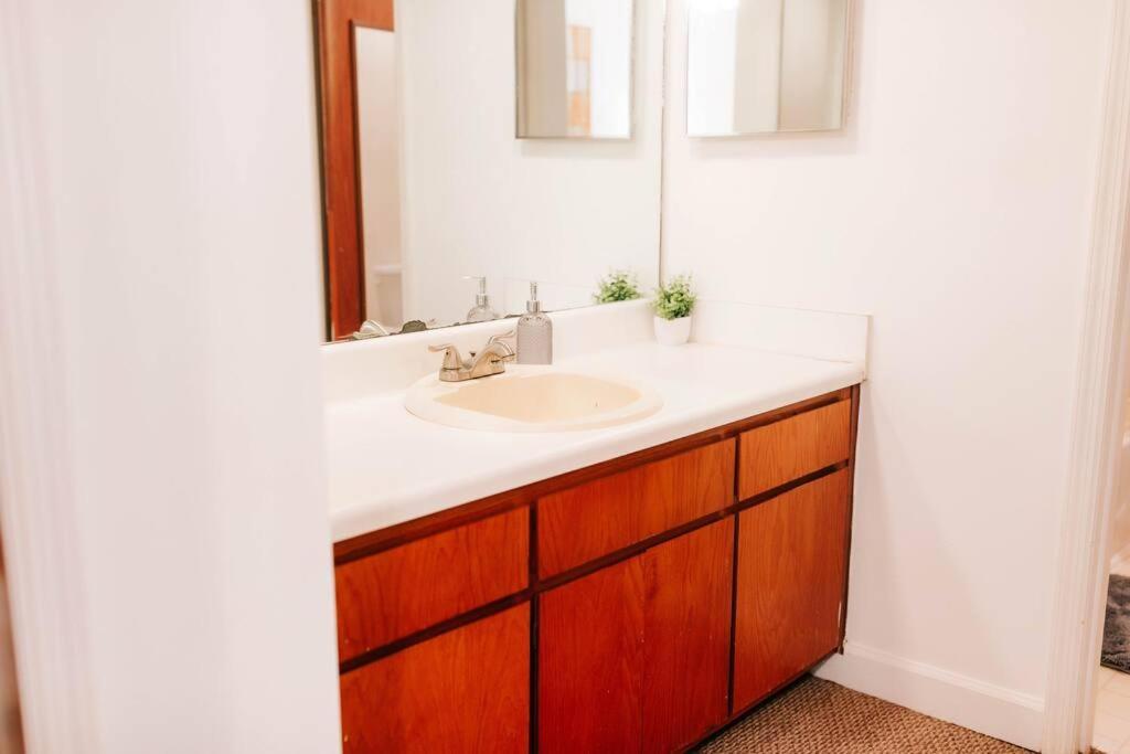 Cozy 3-Bed Athens Getaway, Right Near Uga! Apartman Kültér fotó