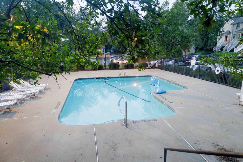 Cozy 3-Bed Athens Getaway, Right Near Uga! Apartman Kültér fotó